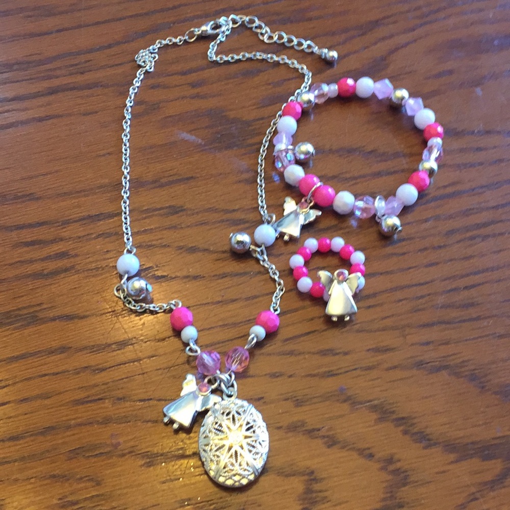 Girls diffuser necklace set